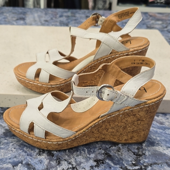 b.o.c. Tan and White Wedges with Cork Footbed - Picture 3 of 8